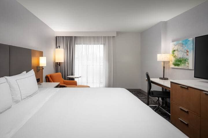 Room 8 of 42