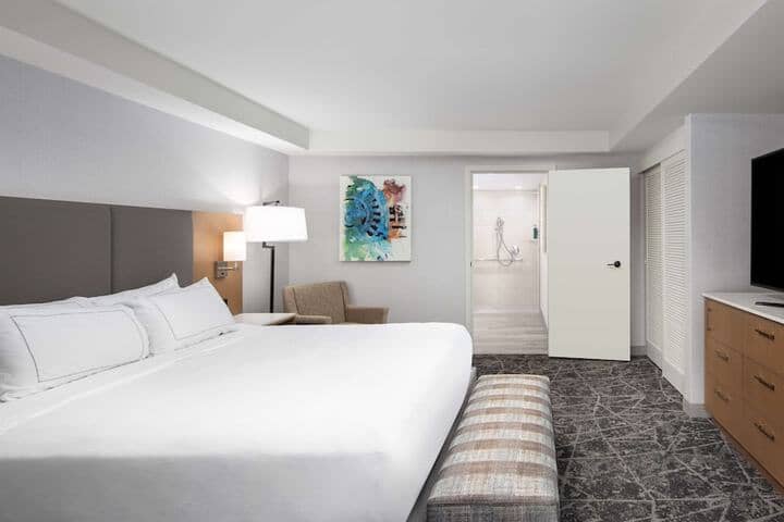 Room 10 of 42